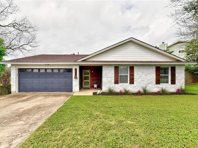 8207 Roan Ln