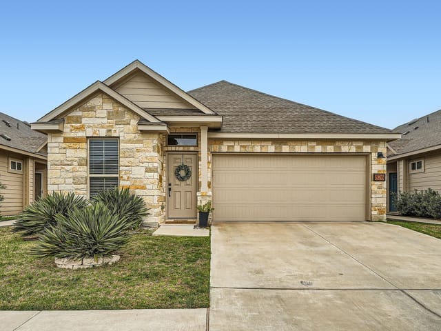 828 Durness Dr