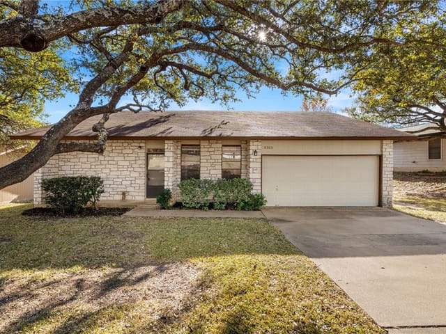 8305 Spring Valley Dr