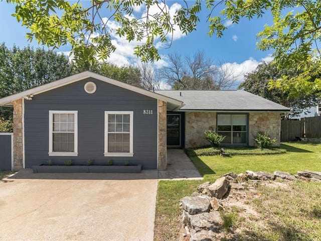 8311 Roan Ln