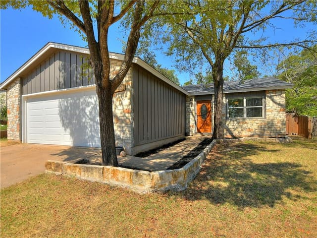 8312 Gallatin Dr