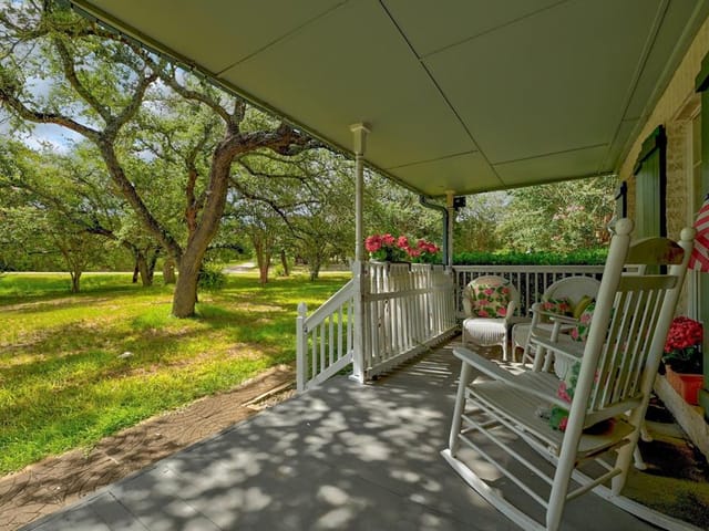 8316 La Plata Loop