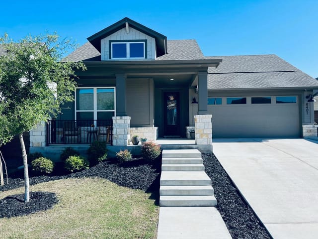 8401 Silhouette St