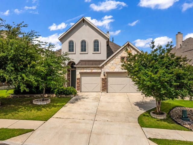 841 Richardson LN
