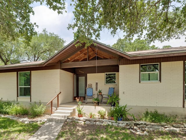 8604 Granada Hills Dr