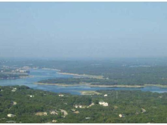 8607 Bluff RDG
