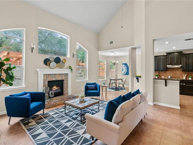 8805 Fenton Dr