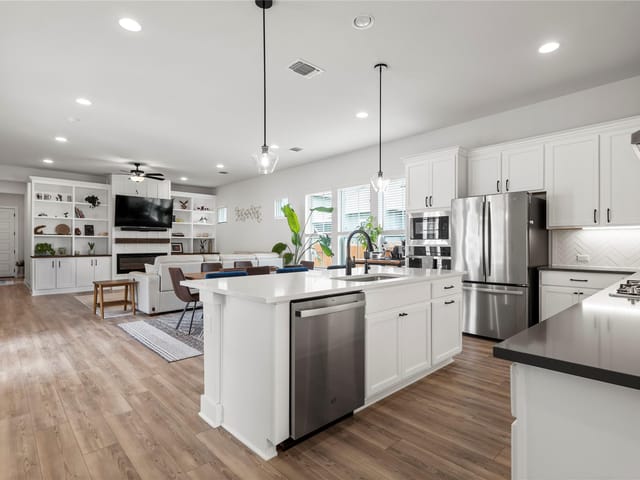 8904 Apogee Blvd
