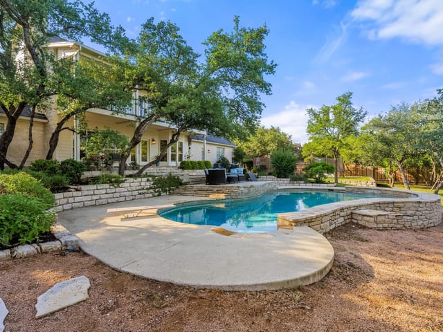 8909 Gallant Fox Rd