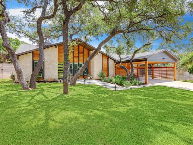 9001 Granada Hills Dr