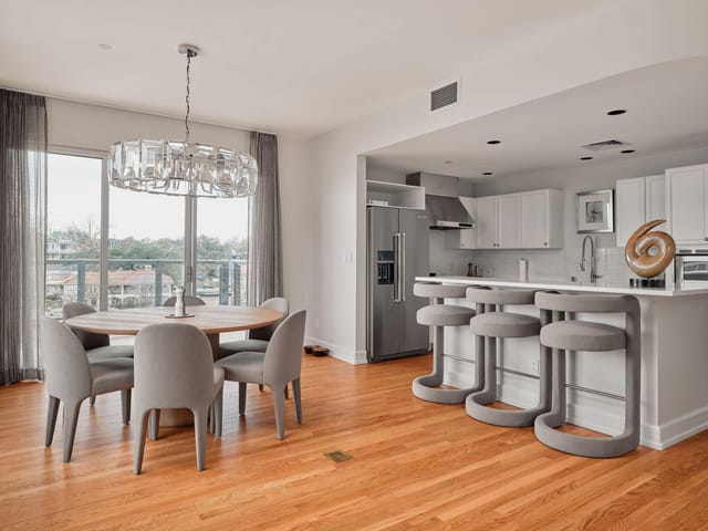 901 W 9th St Unit #706