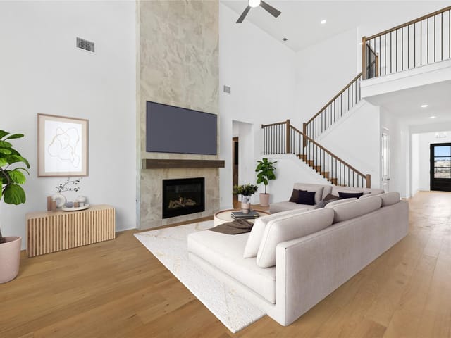 905 S Hemingway Loop