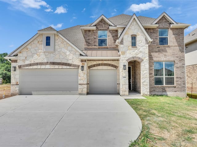 909  Landing Ln