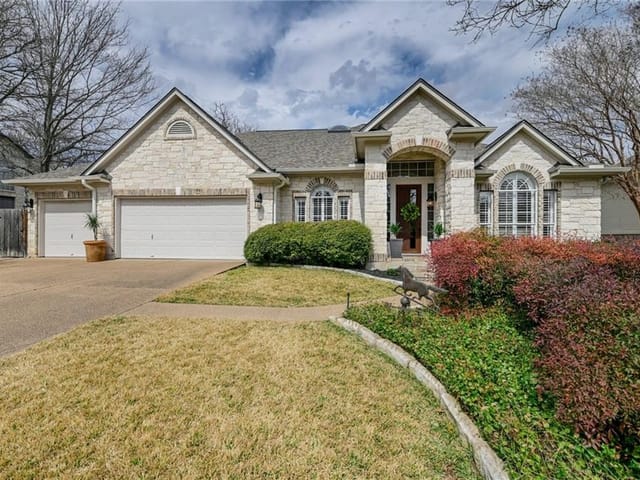 9104 Cottage Grove Pass