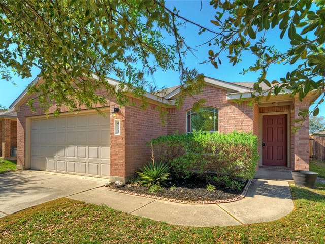 913 Dexter DR