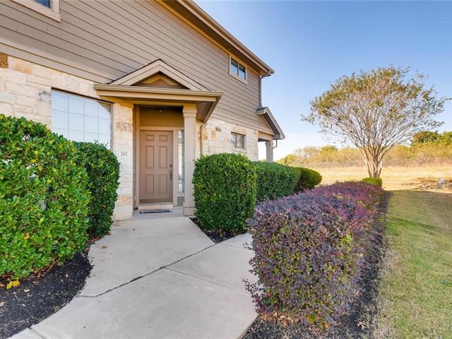9201 Brodie Ln Unit #202