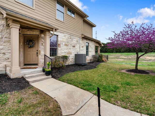9201 Brodie Ln Unit #702