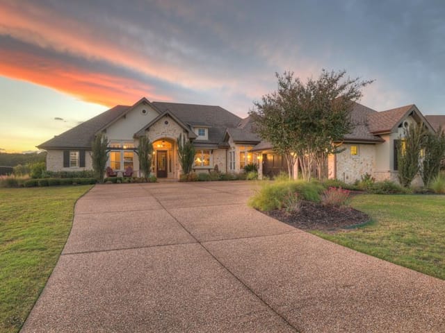 9502 San Lucas Rd