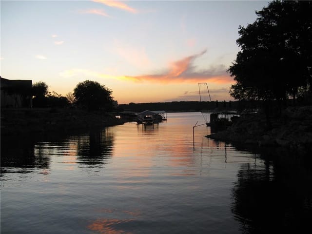 % Lake Park DR