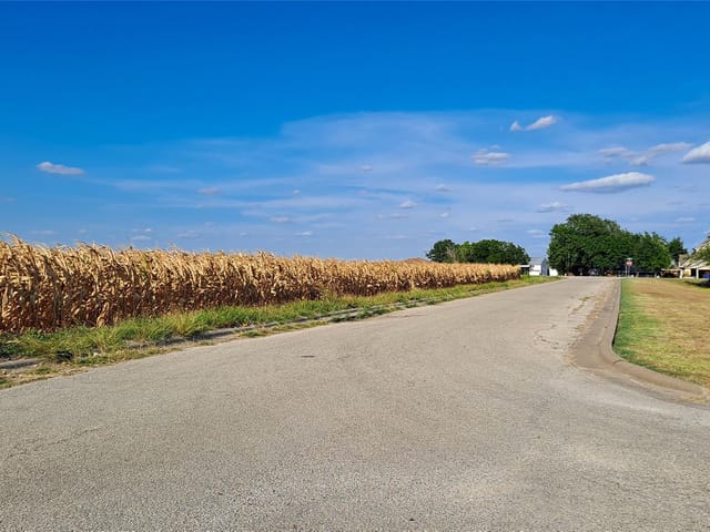 Lot 8 East Plum St