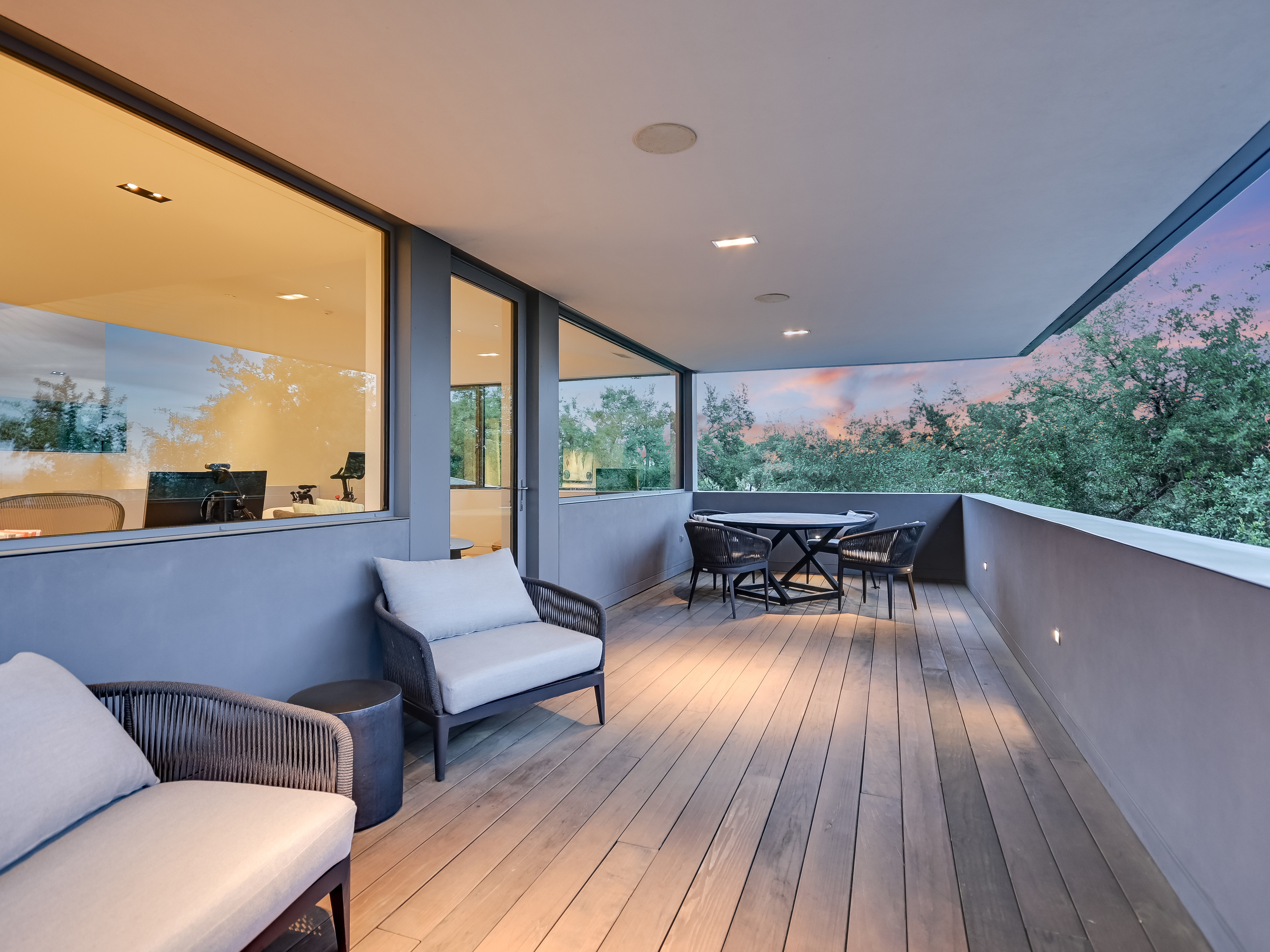 Rooftop balcony with direct downtown skyline sightline