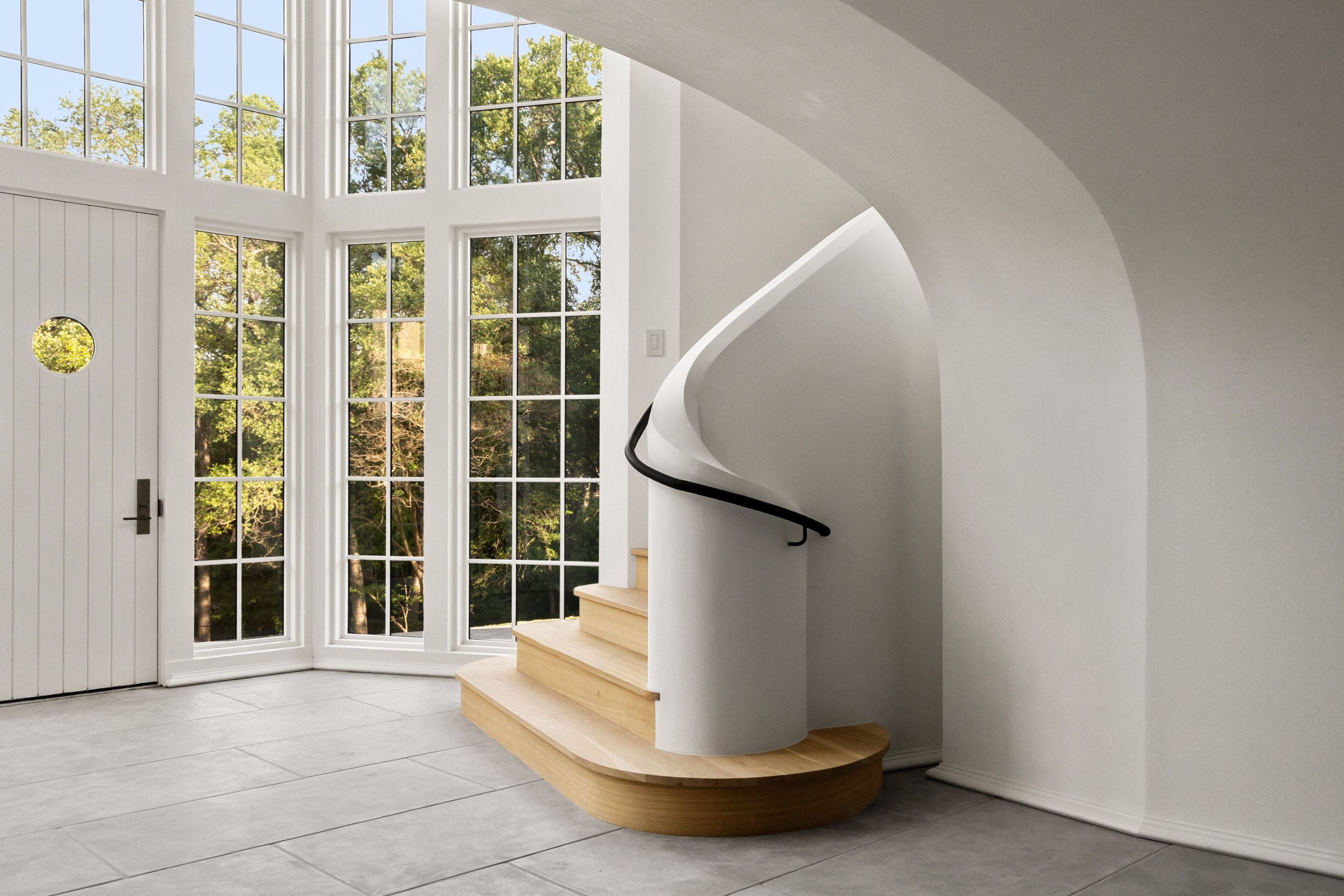 3802 Balcones Drive entry gallery arched hall