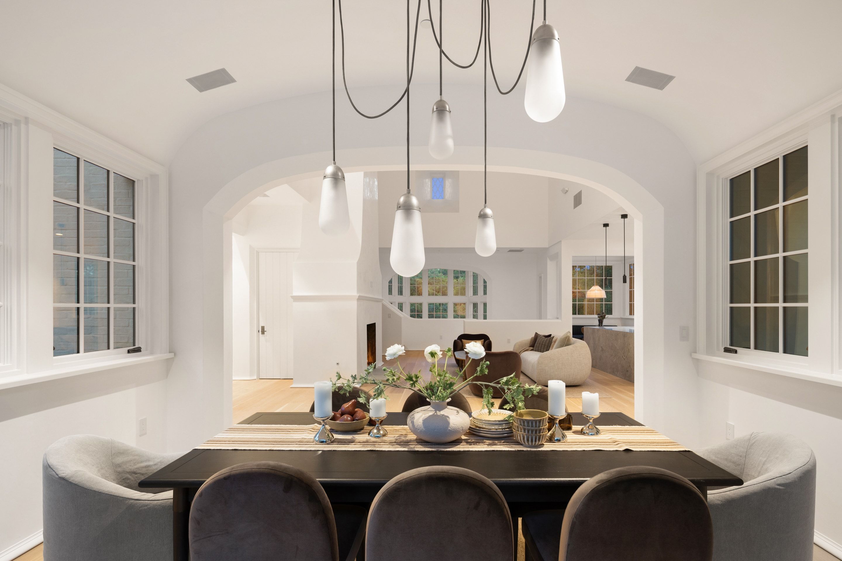 3802 Balcones Drive dining room arched opening