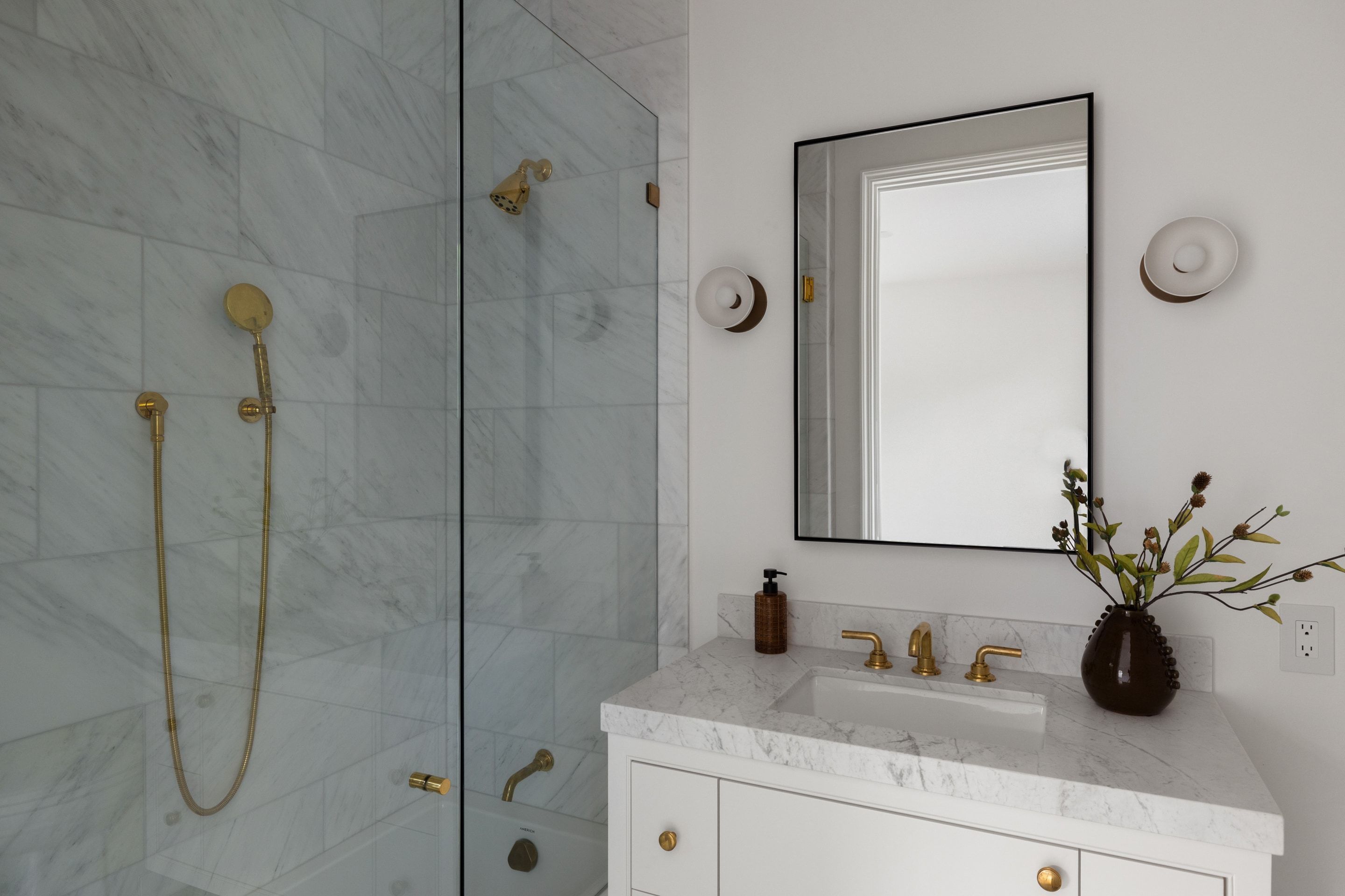 3802 Balcones Drive marble bath shower detail