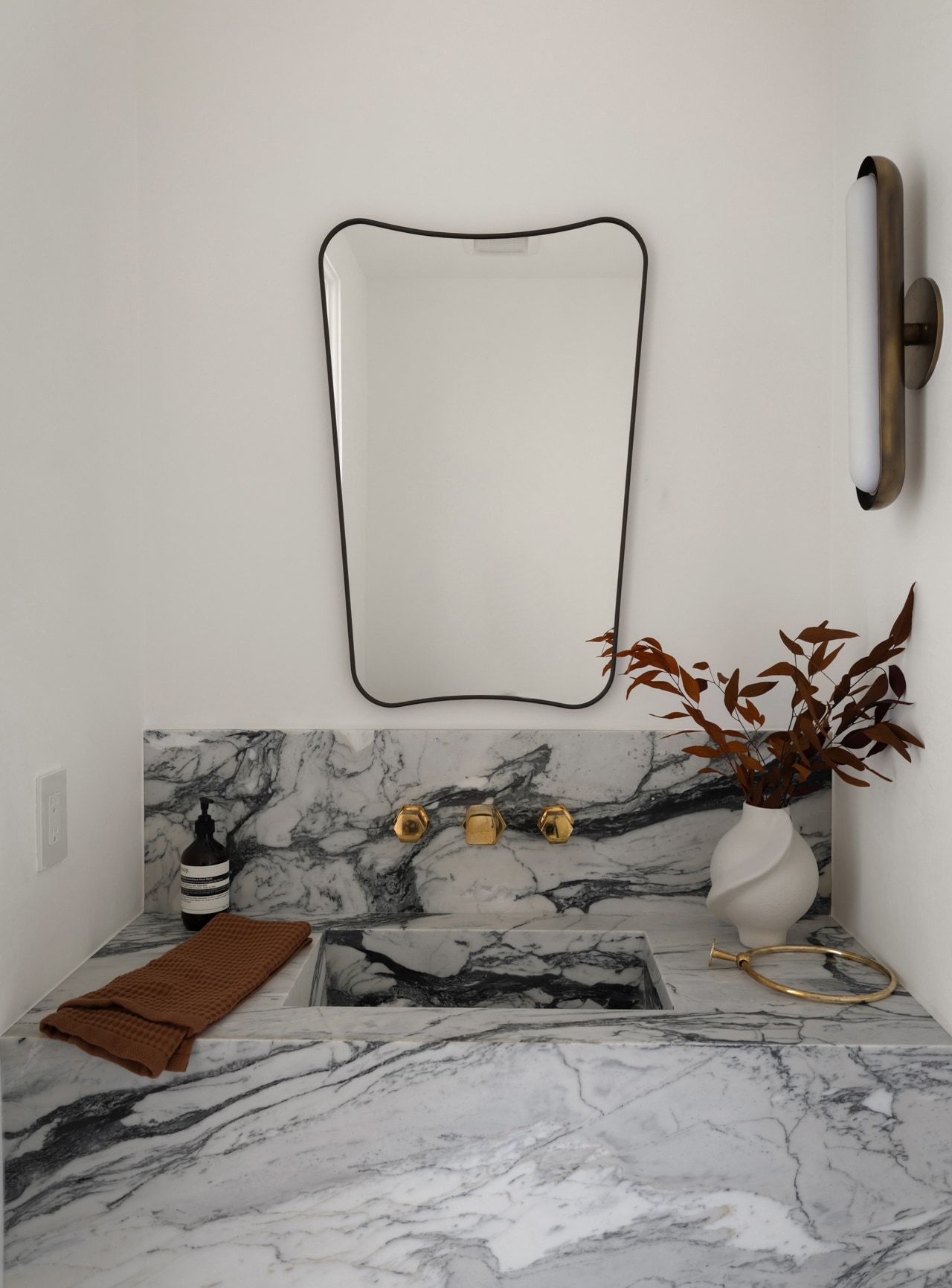 3802 Balcones Drive primary bedroom marble vignette