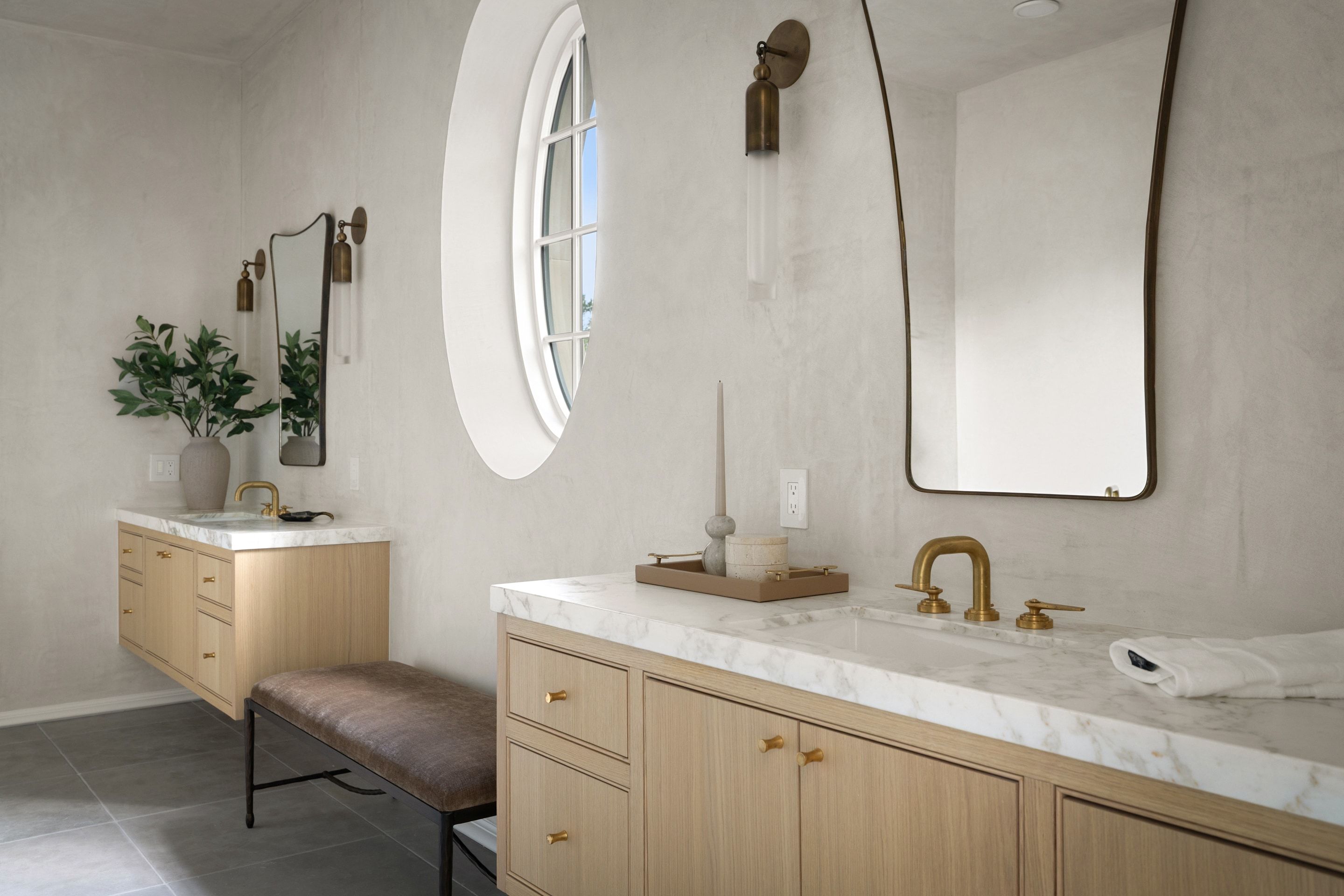 3802 Balcones Drive primary bath vanity bench