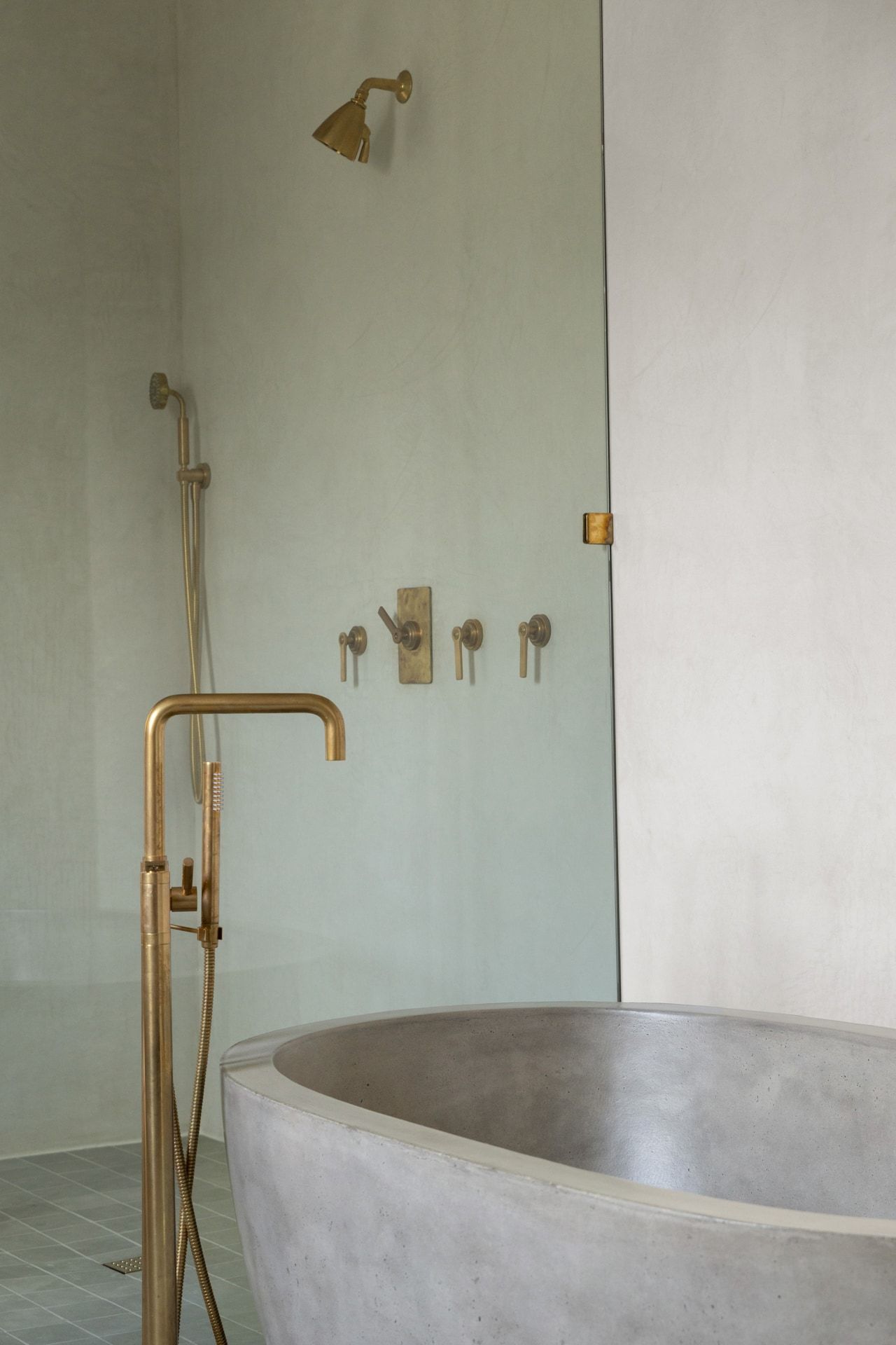 3802 Balcones Drive brass faucet shower detail