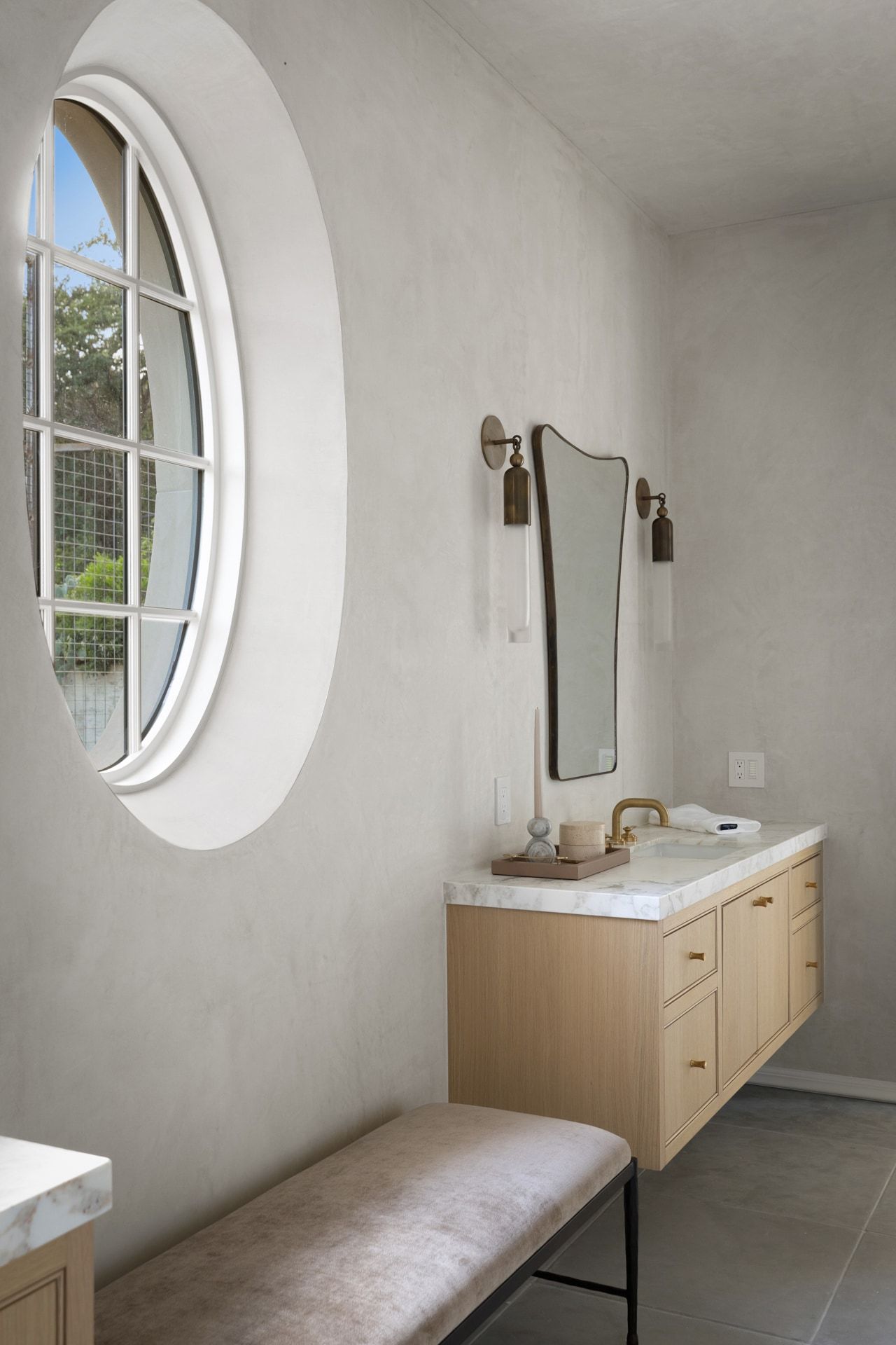 3802 Balcones Drive vanity round window detail
