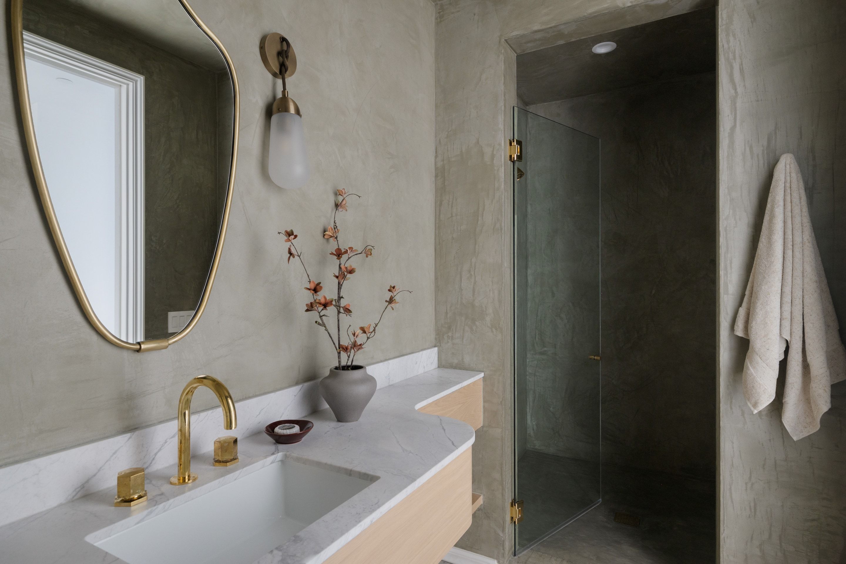 3802 Balcones Drive powder bath vanity