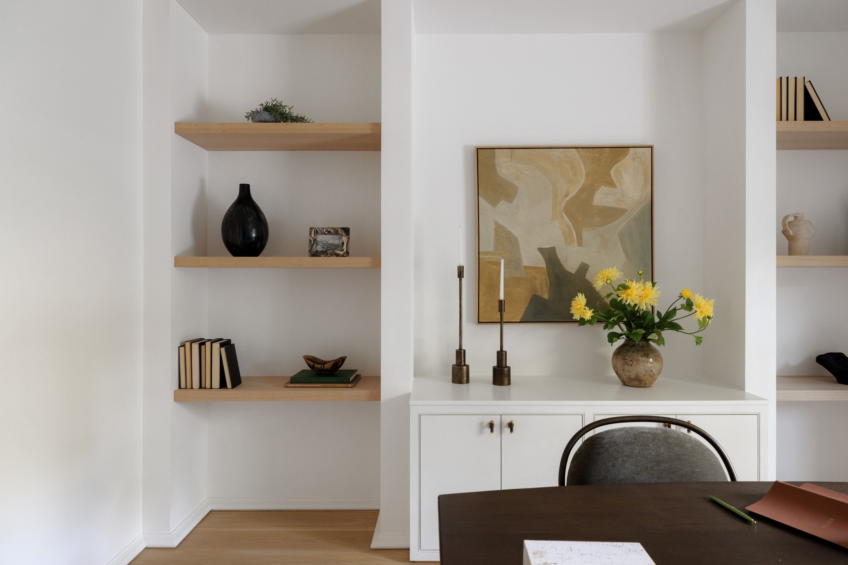 3802 Balcones Drive built in desk shelves