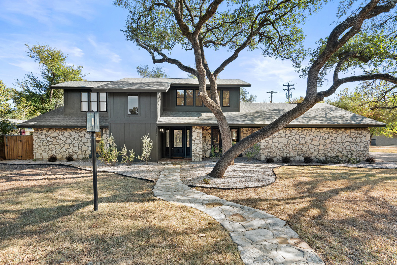 9112 Balcones Club Dr
