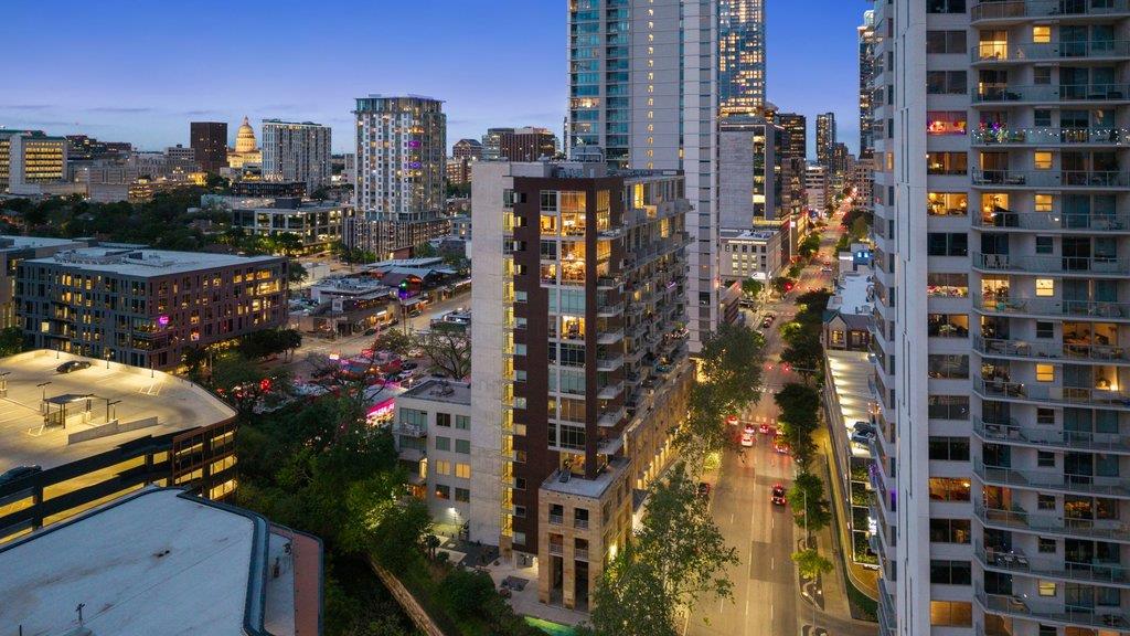 800 W 5th St Unit #703