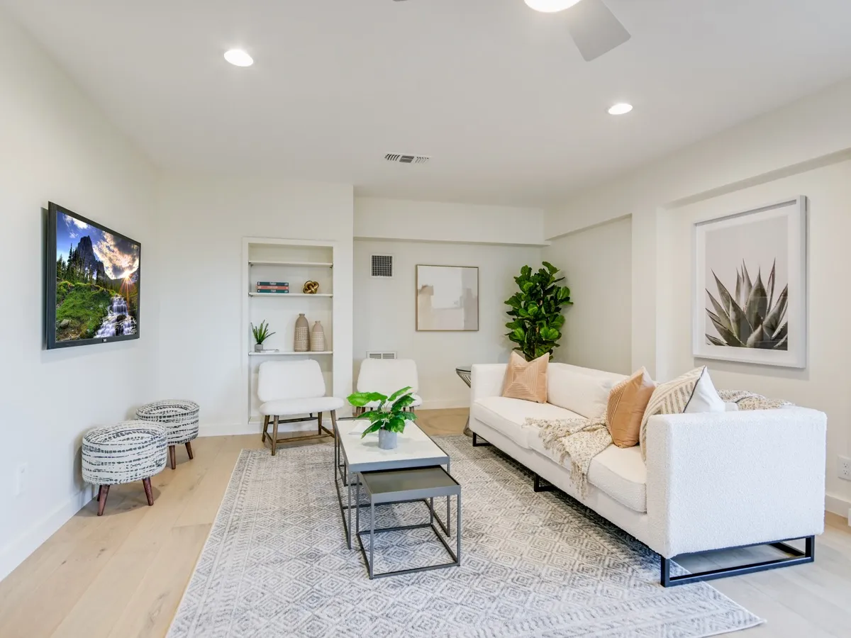 6907 Ladera Norte Transformations before - room 1