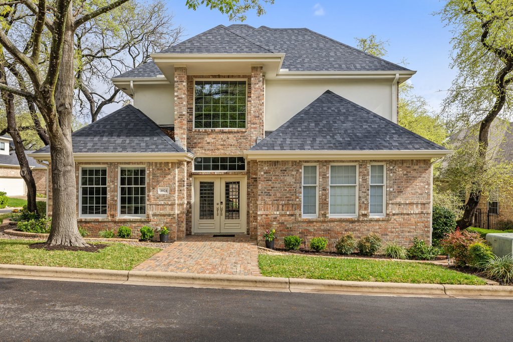 Newsletter image accompanying the archived property feature for 3924 Arbor Glen Way, 78731.