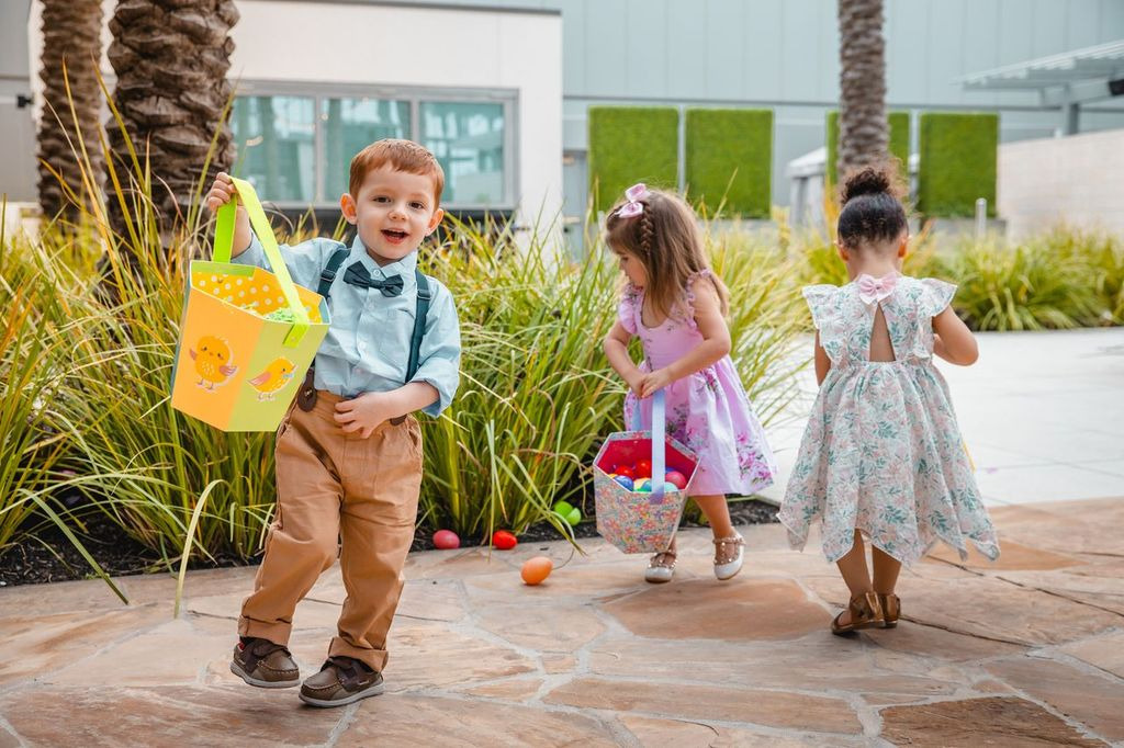 Newsletter image accompanying the Easter brunch selections.