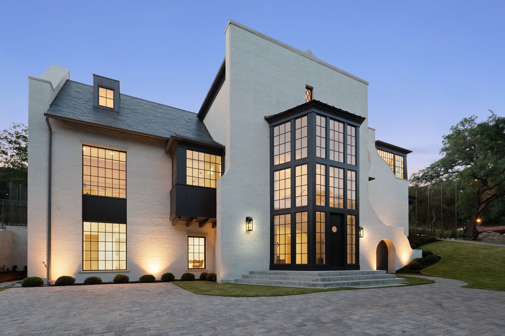 Newsletter image accompanying the archived property feature for The Lantern.