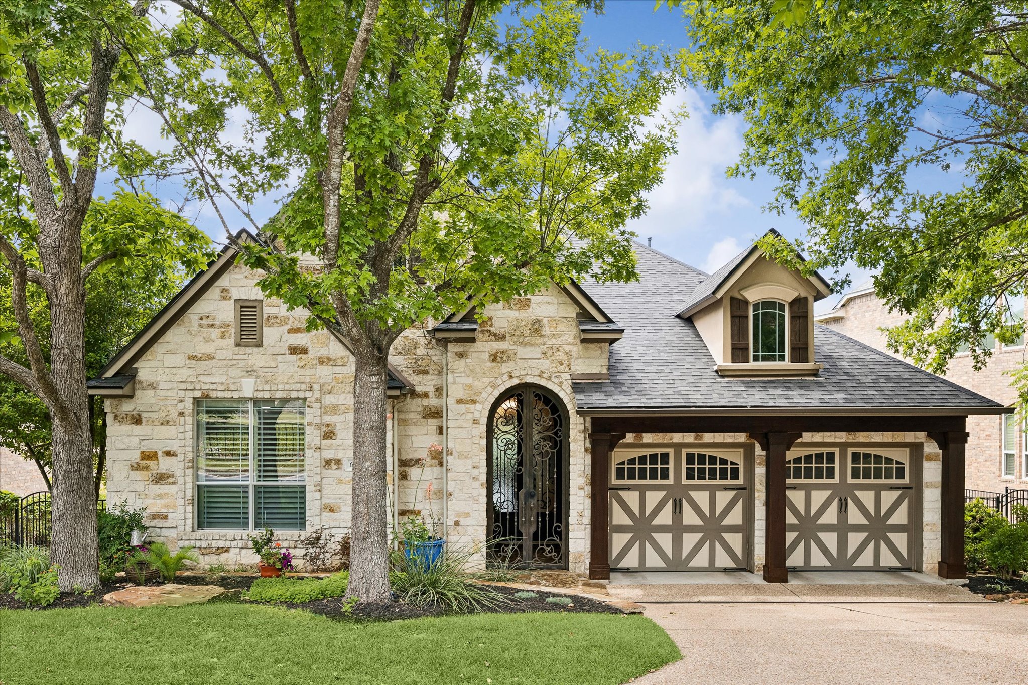 Newsletter image accompanying the archived property feature for 6302 River Place Boulevard.