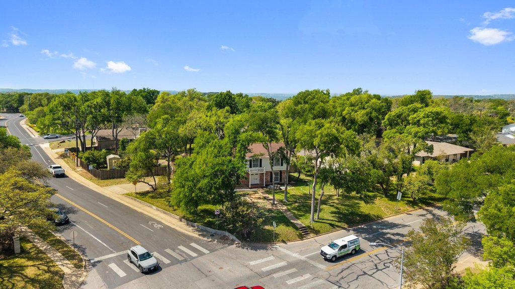 Newsletter image accompanying the archived property feature for 4101 Far West Boulevard.